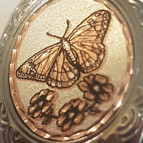 Locket - Picture 11 of 16